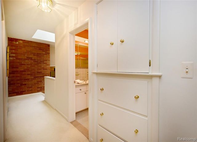 3310 Dogwood Court, Bloomfield Hills, MI 48304