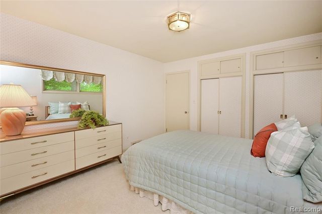 3310 Dogwood Court, Bloomfield Hills, MI 48304