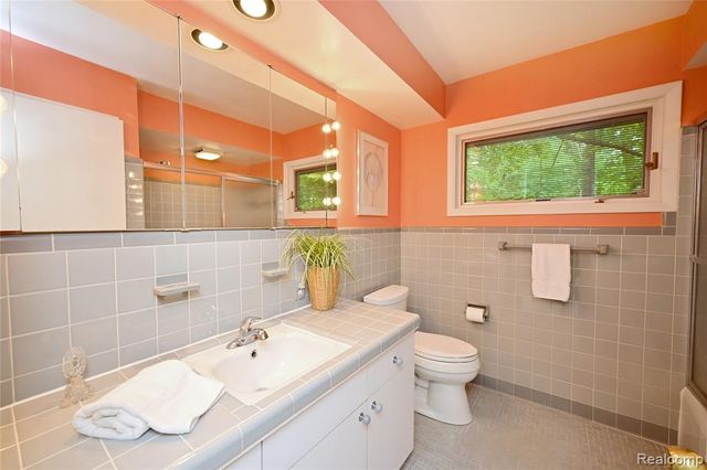 3310 Dogwood Court, Bloomfield Hills, MI 48304