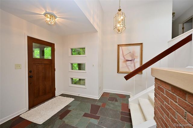 3310 Dogwood Court, Bloomfield Hills, MI 48304