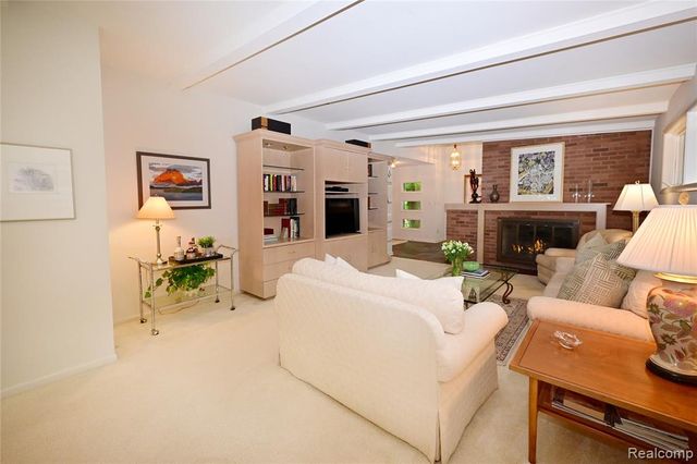 3310 Dogwood Court, Bloomfield Hills, MI 48304