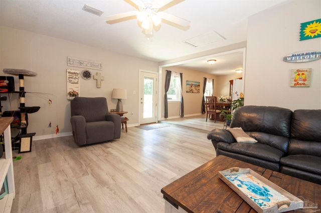 7573 Christie St, Milton, FL 32583