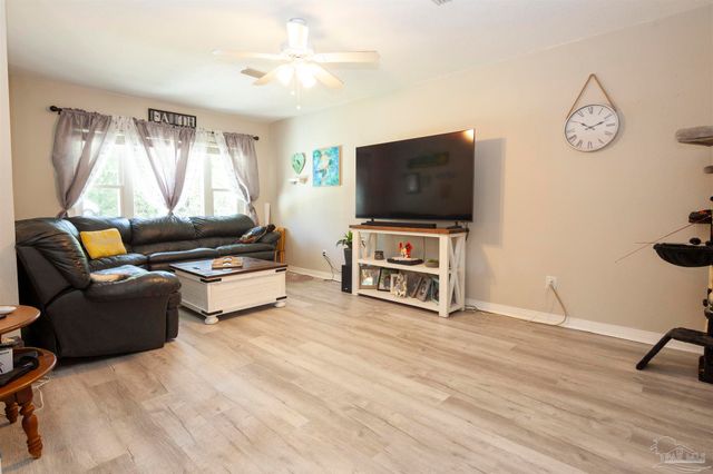 7573 Christie St, Milton, FL 32583