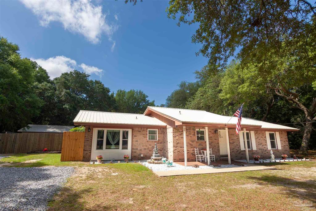 7573 Christie St, Milton, FL 32583