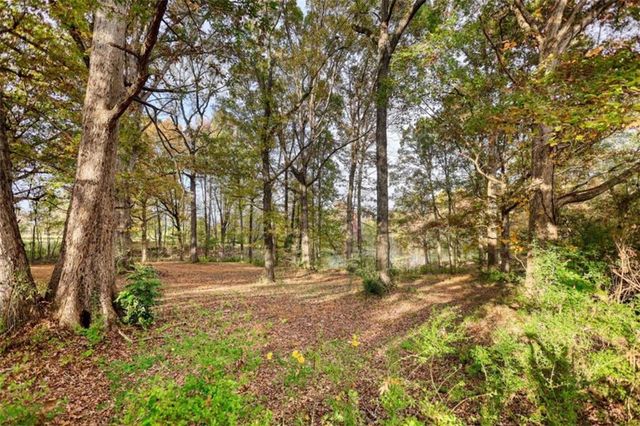 131 Upchurch Drive, Mcdonough, GA 30252