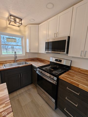 2183 S Fairview Drive, Shelbyville, IN 46176