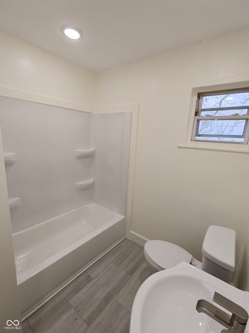 2183 S Fairview Drive, Shelbyville, IN 46176