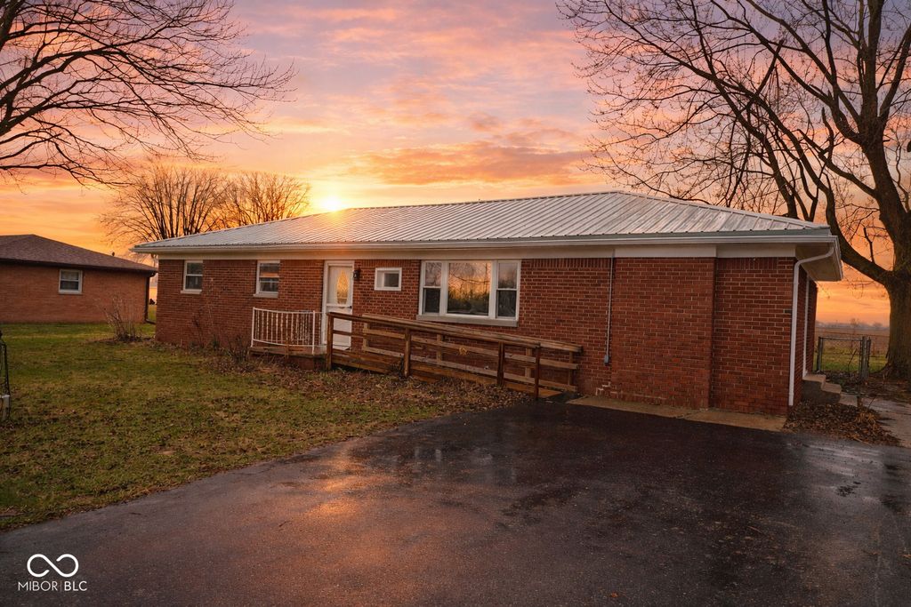 2183 S Fairview Drive, Shelbyville, IN 46176