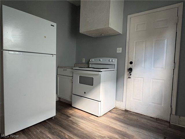 63 Rosalind Court, Akron, OH 44304