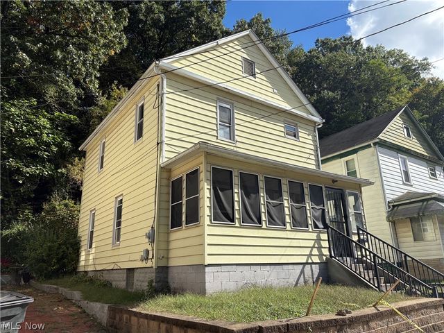 63 Rosalind Court, Akron, OH 44304