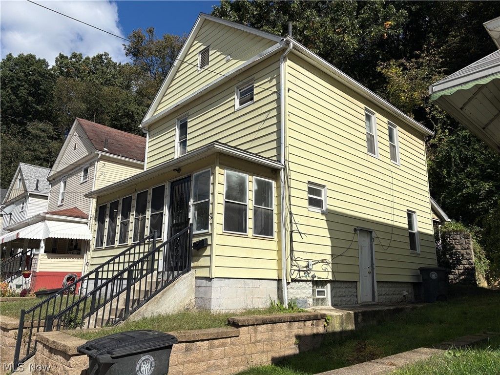 63 Rosalind Court, Akron, OH 44304