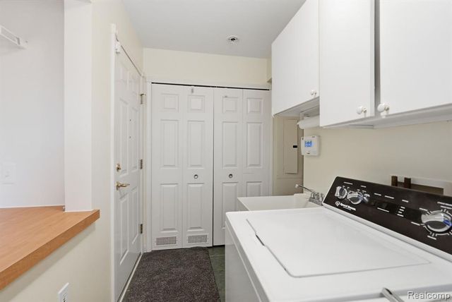 22432 Pointe Drive, Saint Clair Shores, MI 48081