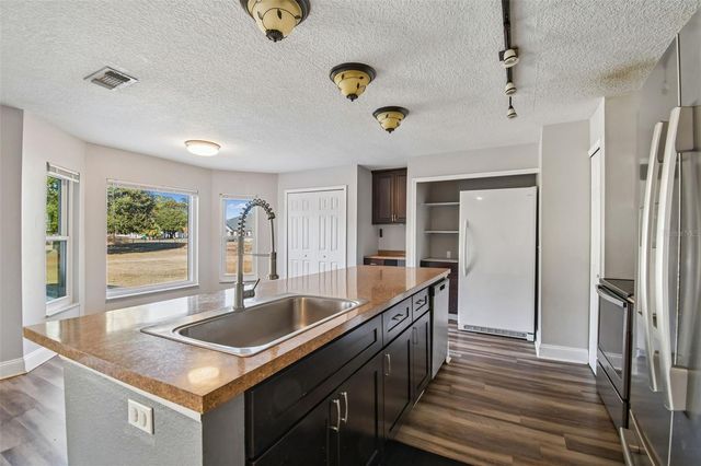 31609 HUNT CLUB LANE, Wesley Chapel, FL 33543