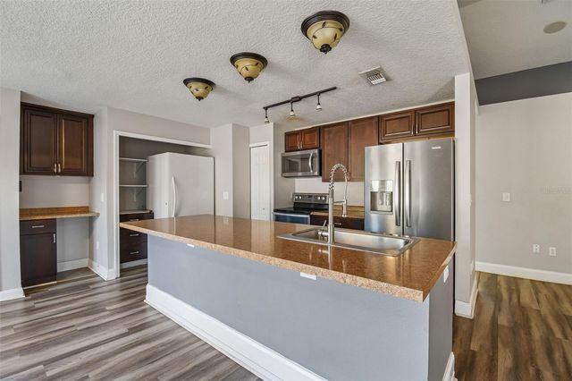 31609 HUNT CLUB LANE, Wesley Chapel, FL 33543