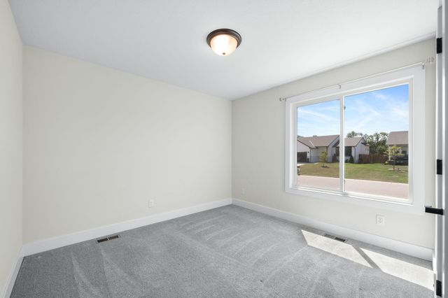 5835 N Ashford St, Wichita, KS 67219