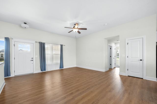 5835 N Ashford St, Wichita, KS 67219