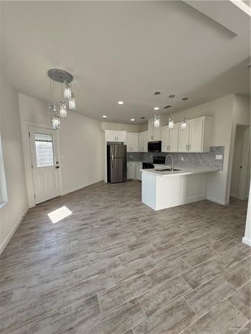 9202 N 56th Lane 4, Mcallen, TX 78504