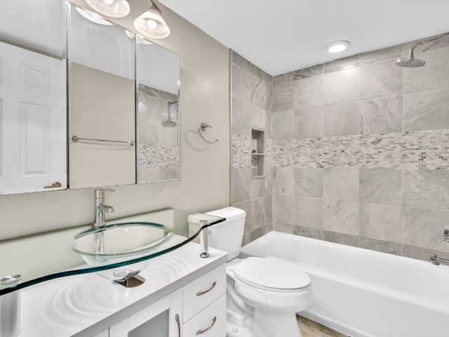 2741 TAFT Street 104, Hollywood, FL 33020