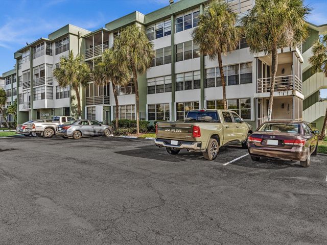 2741 TAFT Street 104, Hollywood, FL 33020