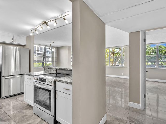 2741 TAFT Street 104, Hollywood, FL 33020