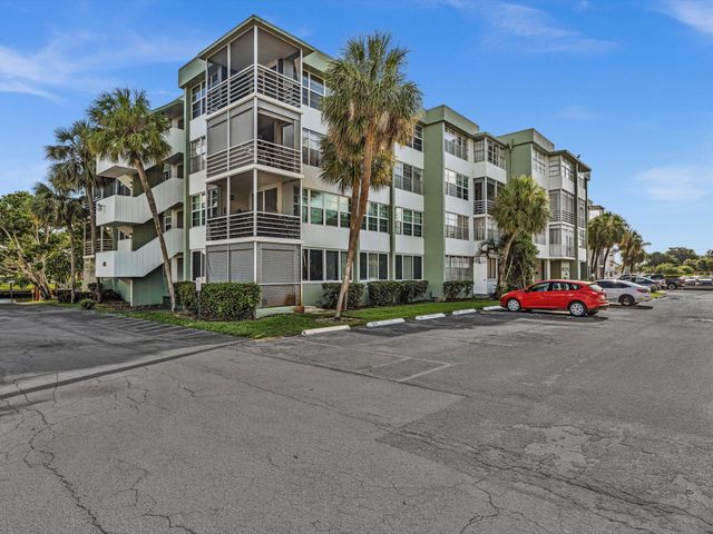 2741 TAFT Street 104, Hollywood, FL 33020