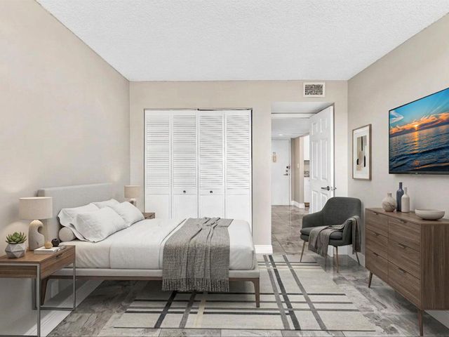 2741 TAFT Street 104, Hollywood, FL 33020