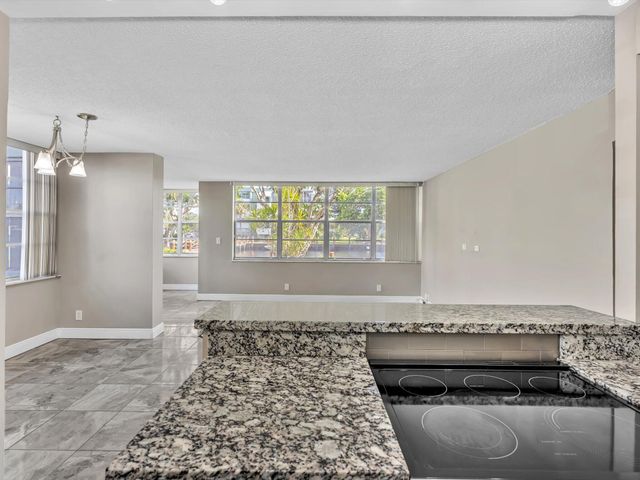 2741 TAFT Street 104, Hollywood, FL 33020