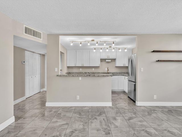 2741 TAFT Street 104, Hollywood, FL 33020