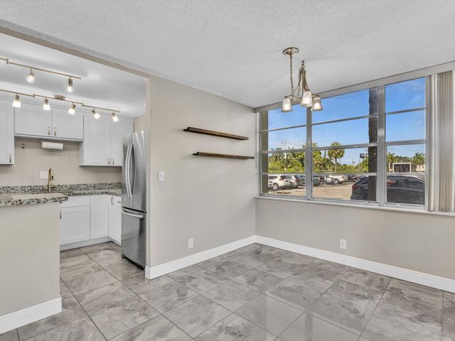 2741 TAFT Street 104, Hollywood, FL 33020