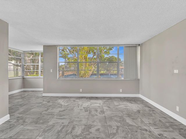 2741 TAFT Street 104, Hollywood, FL 33020