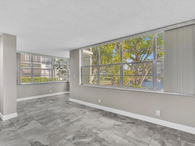 2741 TAFT Street 104, Hollywood, FL 33020