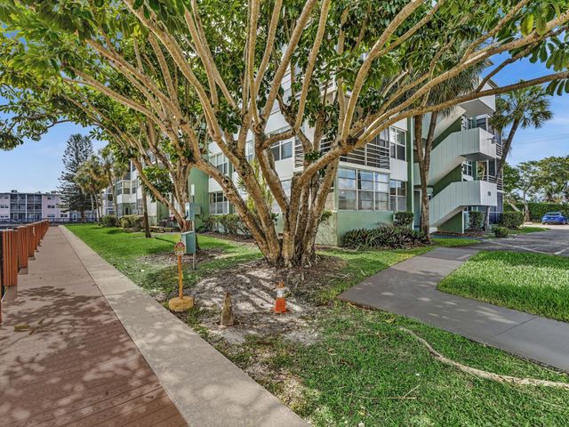2741 TAFT Street 104, Hollywood, FL 33020
