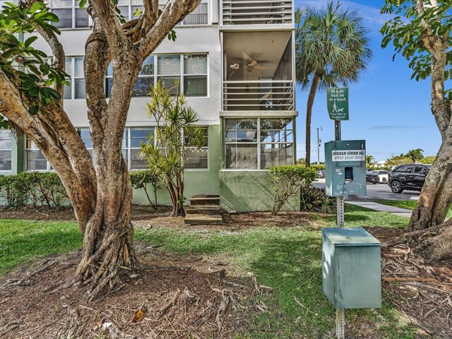2741 TAFT Street 104, Hollywood, FL 33020
