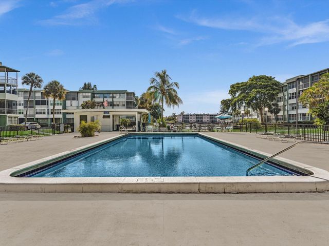 2741 TAFT Street 104, Hollywood, FL 33020
