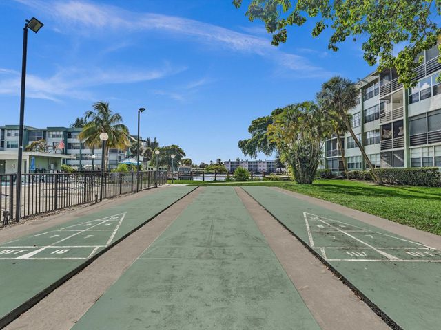 2741 TAFT Street 104, Hollywood, FL 33020