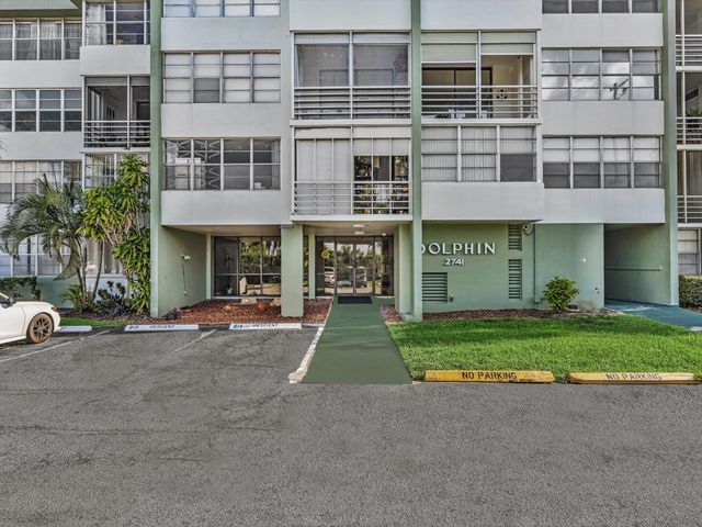 2741 TAFT Street 104, Hollywood, FL 33020