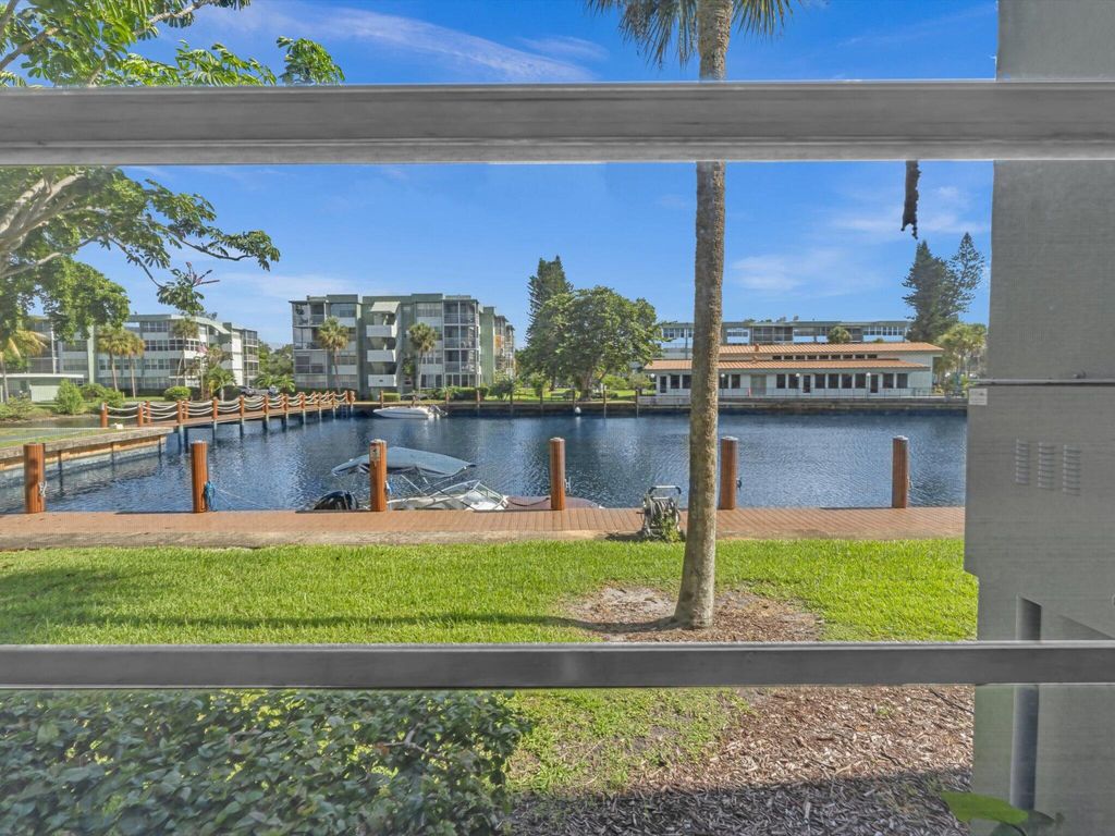 2741 TAFT Street 104, Hollywood, FL 33020