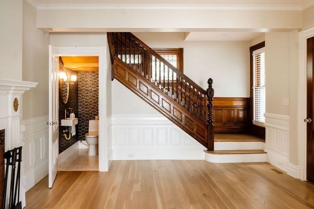220 Aspinwall Ave, Brookline, MA 02446