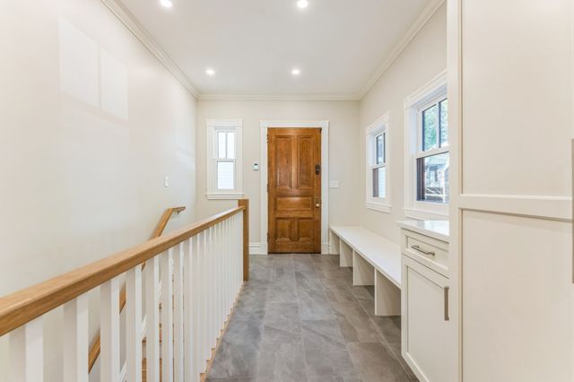 220 Aspinwall Ave, Brookline, MA 02446