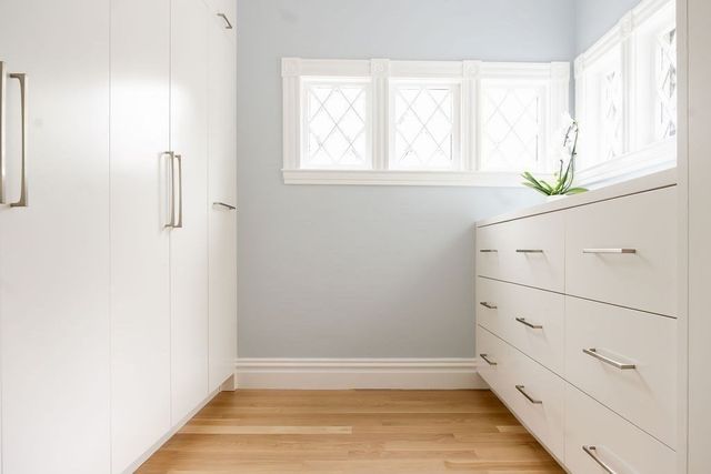 220 Aspinwall Ave, Brookline, MA 02446