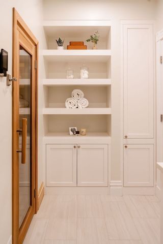 220 Aspinwall Ave, Brookline, MA 02446