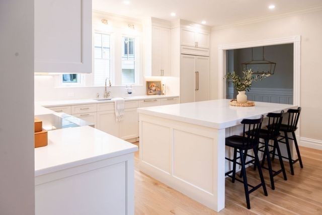 220 Aspinwall Ave, Brookline, MA 02446