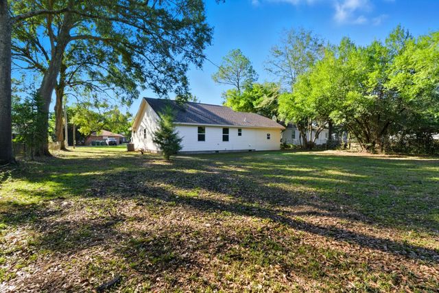 113 Green St., Petal, MS 39465