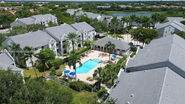 677 SW 111th Ave 303, Pembroke Pines, FL 33025