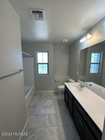 9563 S Trapper Ridge Drive, Tucson, AZ 85747