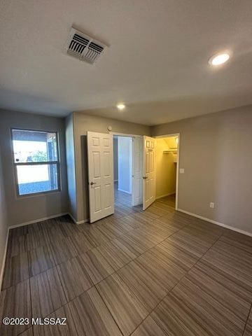 9563 S Trapper Ridge Drive, Tucson, AZ 85747