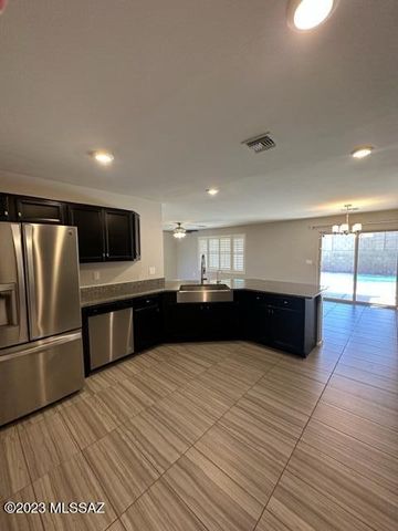 9563 S Trapper Ridge Drive, Tucson, AZ 85747