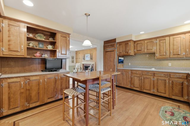 174 Selden Hill Drive, West Hartford, CT 06107
