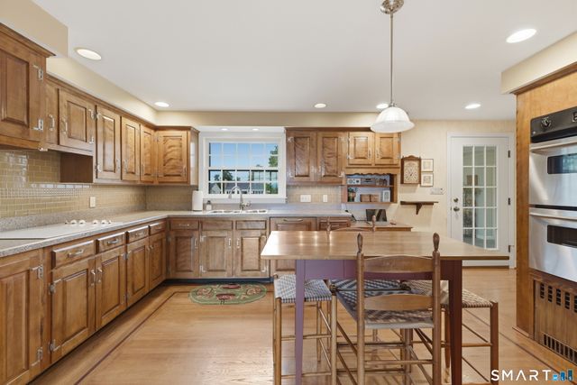 174 Selden Hill Drive, West Hartford, CT 06107