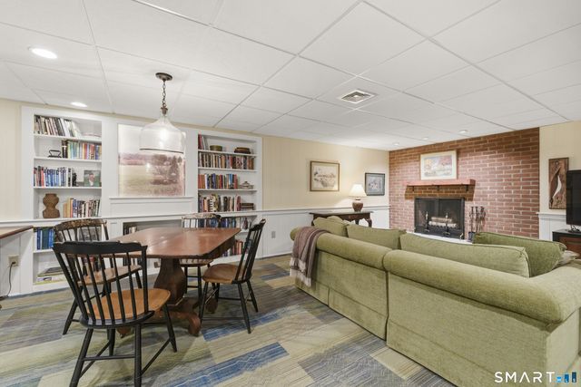 174 Selden Hill Drive, West Hartford, CT 06107